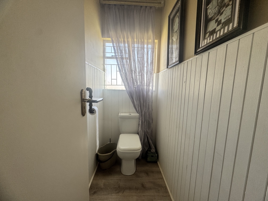 4 Bedroom Property for Sale in Wilkoppies North West